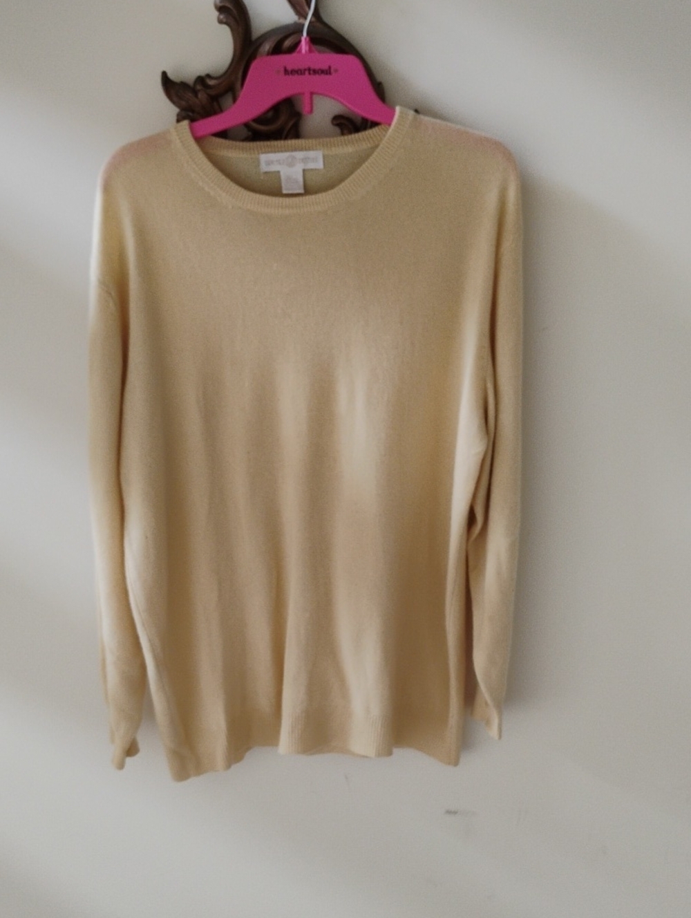 Classic Crewneck Sweater in Pale Yellow Cashmere